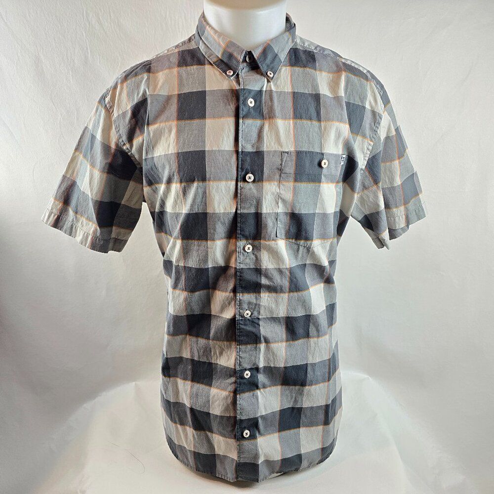 DC Shoes Shirt Mens XL Gray Button Down Plaid Short Sleeve Skate Casual Light